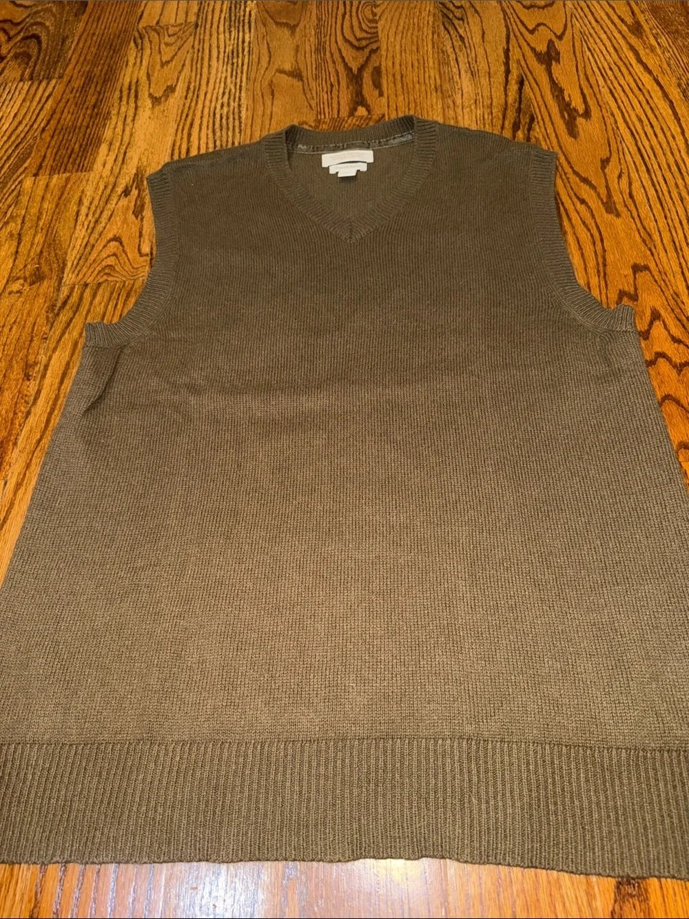 Banana republic men’s brown sweater vest size medium NWOT